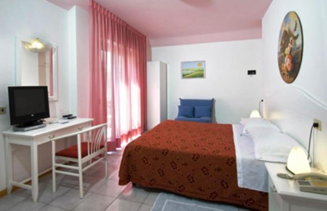 Hotel Le Soleil San Benedetto del Tronto Rum bild