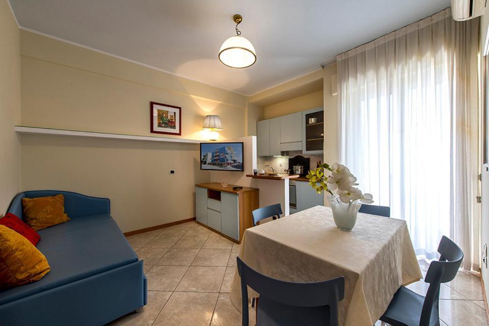 Hotel Le Soleil San Benedetto del Tronto Exteriör bild